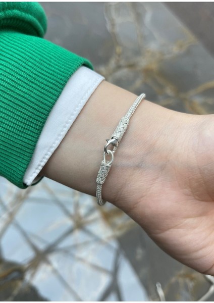 Aşk Düğümü Siyah Beyaz Detaylı Gümüş Bileklik fiyatları