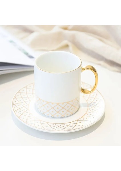 Beyaz 200ML Seramik Kahve Fincan Tabağı ile Kahve Seti Su Kupaları Lüks Phnom Penh Kahve Kupa Suyu Drinkware Süt Fincan Yeni Yıl Hediyeleri (Yurt Dışından)