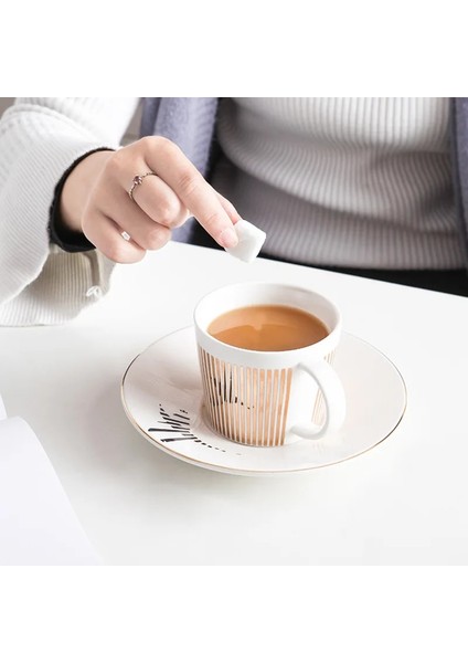 C1 230ML Ecomhunt Dropshipping Yaratıcı At Anamorfik Fincan Ayna Yansıma Fincan Sinek Kuşu Kupa Kahve Çay Seti Coaster ile Кружка (Yurt Dışından)