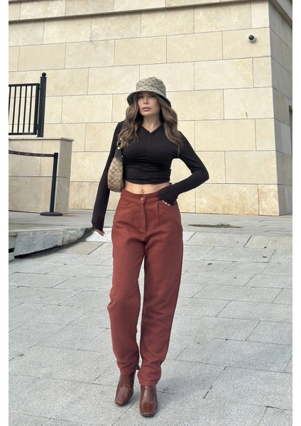 Kadın Kiremit Yüksek Bel, Kaşe Kumaş, Rahat Kalıp, Regular Kesim, Pliseli, Cepli Pantolon indirimleri