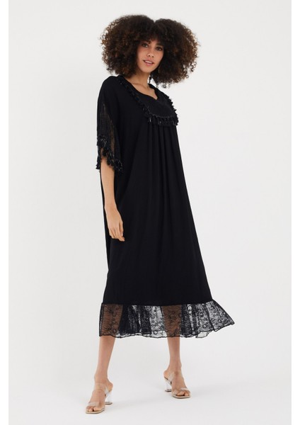 Kadın Siyah Renk Şık Dantel ve Püskül Detaylı Elbise
