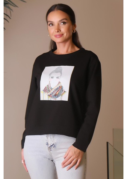 KIZ BASKILI SIFIR YAKA SİYAH KADIN SWEATSHİRT 28176-2K4