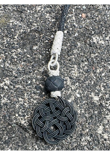 Bağlılığın Ifade Edildiği: Aşk Düğümü Gümüş Püskül