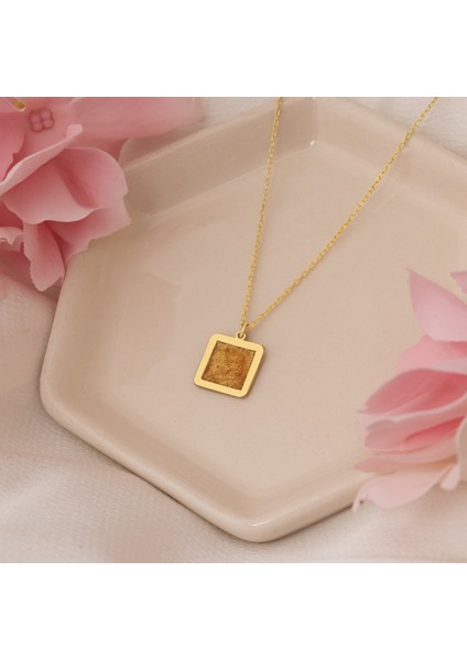 Mineli Kare Şeklinde Gümüş Kolye fiyatları