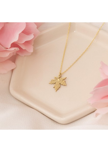 Damarlı Çınar Yaprağı Gümüş Kolye