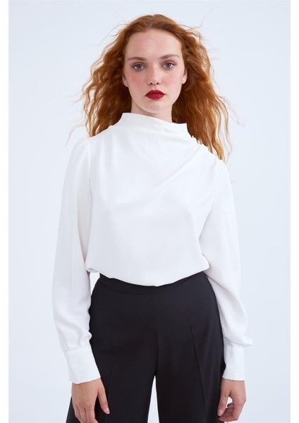 652-1505 Kadın Ekru Düğme Detaylı Bluz