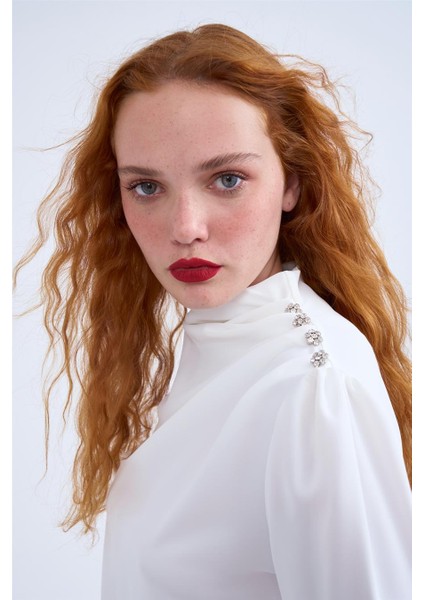 652-1505 Kadın Ekru Düğme Detaylı Bluz fiyatları