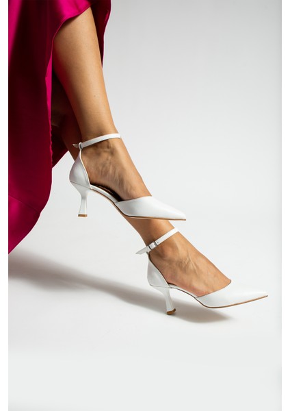 7 cm Beyaz Bilekten Bağlamalı Stiletto Topuklu Ayakkabı