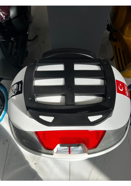 Motor Arka Çanta Cv- 46 Lt Kargo ve Sırt Dayamalı-Beyaz modelleri