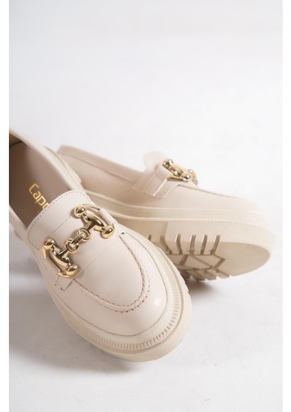 Oval Burunlu Metal Tokalı Trak Tabanlı Kadın Loafer