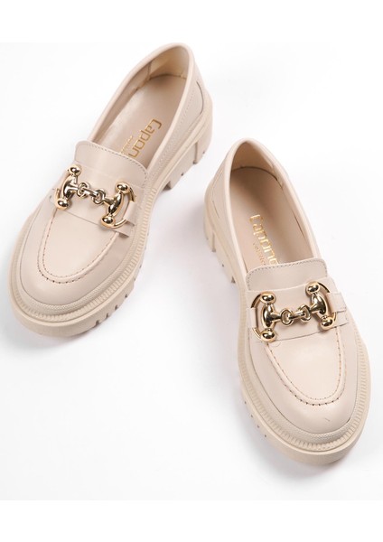 Oval Burunlu Metal Tokalı Trak Tabanlı Kadın Loafer modelleri