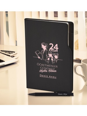 Bk Gift Kişiye Özel Öğretmenler Günü Tasarımlı 378 Siyah Termo Deri Ajanda 2024 ve Kalem Hediye Seti- 1, Öğretmene Hediye, Öğretmenler Günü