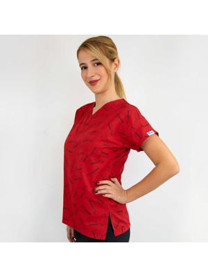 Nur Medikal Giyim Kırmızı Atatürk Imza Desenli Likralı Doktor Hemşire Hastane Cerrahi Tek Üst Forma
