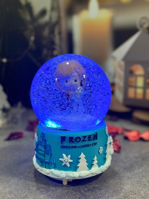 Bent Frozen Kız ve Kardan Adam Temalı Müzikli Işıklı Püskürtmeli Kar Küresi Büyük Boy