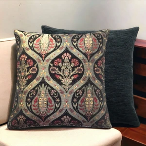 Pillows Store Lale Desenli Siyah Kırlent Kılıfı 45 x 45 cm - 2 Adet