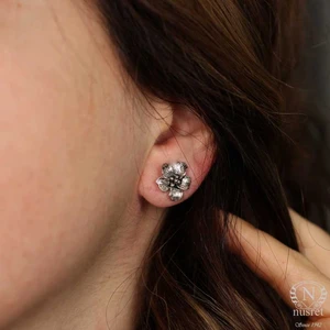 925 Ayar Gümüş Çiçek Model Küpe