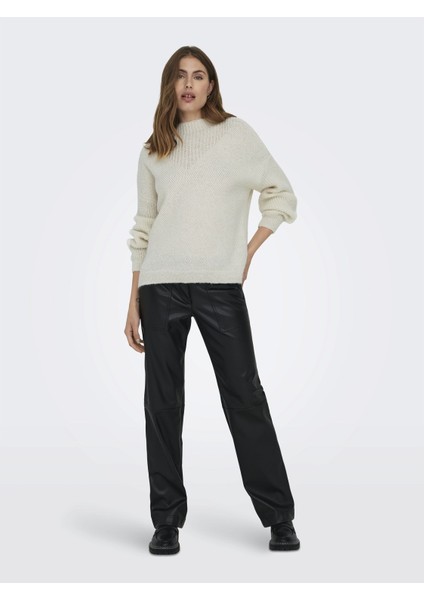 Oversize Yüksek Yakalı Kadın Kazak - Minimalist Stil fiyatları