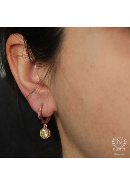 925 Ayar Gümüş Peridot Taşlı Çiçekli Küpe modelleri