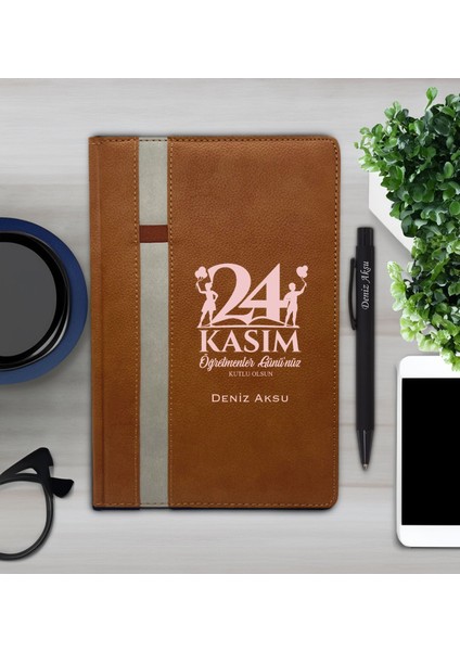 Kişiye Özel Öğretmenler Günü Tasarımlı 372 Taba Termo Deri Ajanda 2024 ve Kalem Hediye Seti- 3, Öğretmene Hediye, Öğretmenler Günü