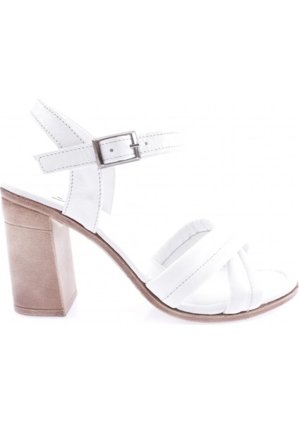 17-06 23Y Kadin Çapraz Bantli Bilekten Bağli Topuklu Sandalet
