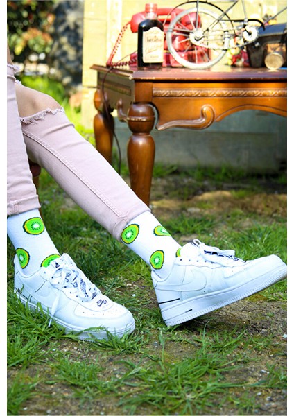 Beyaz Kivi Desenli Renkli Soket Çorap