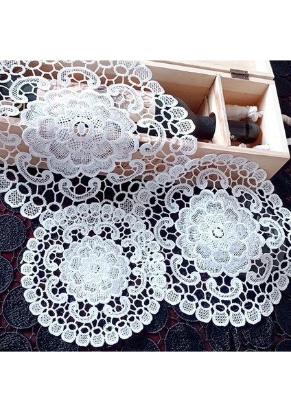 2CD-51207-01 25CM Yuvarlak Hollow Dantel Coaster Plaka Kase Yalıtım Peçete Peçete Nakış Çiçek Placemat Kupa Yemek Sehpa Fincan Mat Ev Dekor (Yurt Dışından)