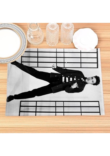 202302-12 30X40 cm Ev Dekor Elvis Presley Baskı Keten Yemek Masası Paspaslar Alfabe Mutfak Placemat 30X40 cm Bardak Pedleri Kase Fincan Mat (Yurt Dışından)