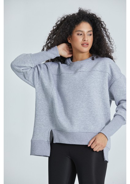 Eteği Yırtmaçlı Basic Sweatshirt