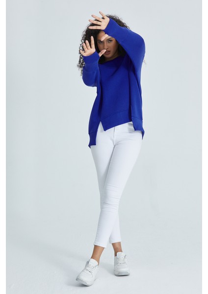 Eteği Yırtmaçlı Basic Sweatshirt