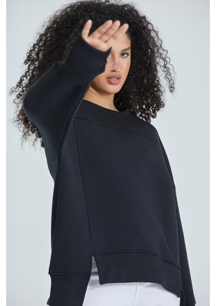 Eteği Yırtmaçlı Basic Sweatshirt