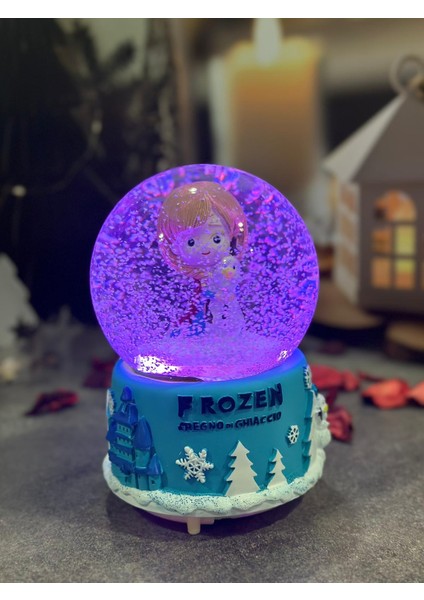 Frozen Kız ve Kardan Adam Temalı Müzikli Işıklı Püskürtmeli Kar Küresi Büyük Boy