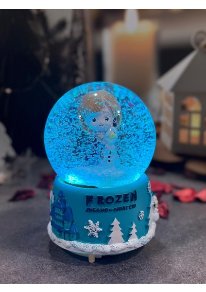 Frozen Kız ve Kardan Adam Temalı Müzikli Işıklı Püskürtmeli Kar Küresi Büyük Boy