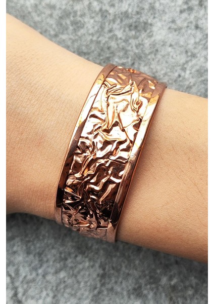 Bakır Renk Rölyef Desen Şekilli Kadın Bileklik El Yapımı Ayarlanabilir Bakır Bileklik fiyatları