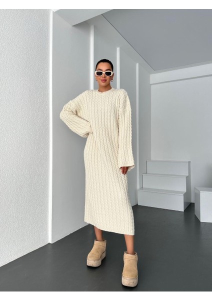Krem Bisiklet Yaka Örgü Desen Uzun Triko Elbise