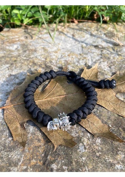 Kuru Kafafigürlü Siyah Paracord Bileklik Haeam