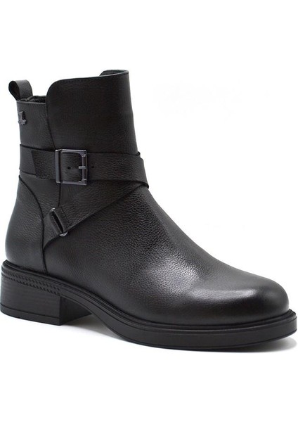 2353502K Kısa Topuk Kaymaz Deri Tokalı Kadın Bot