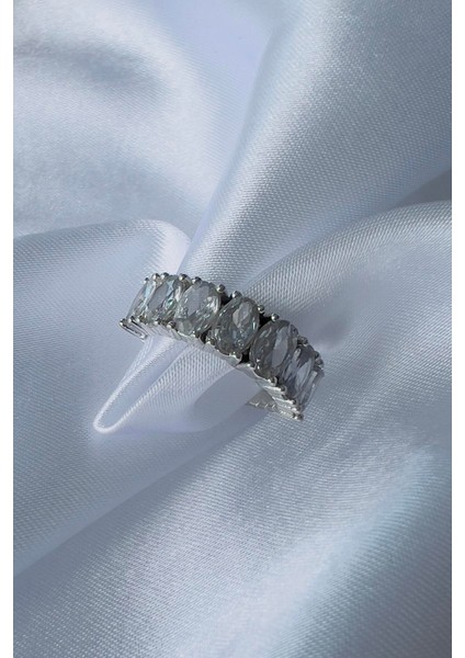 Silver Kaplama Zirkon Taşlı Trapez Yüzük