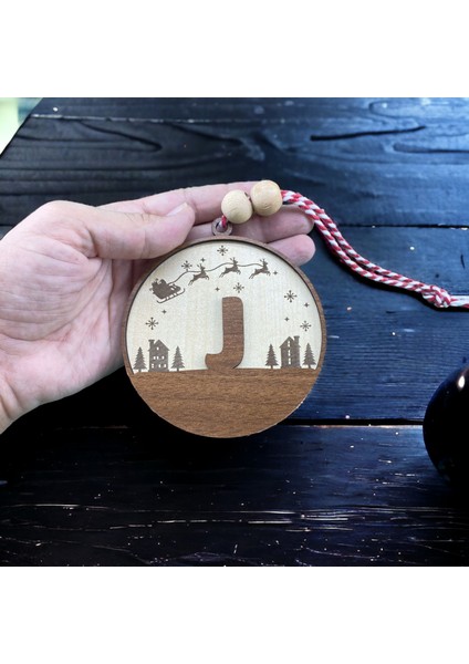 Iskandinav Tarzı J Harfi Yılbaşı Ağaç Süsü, Kişiselleştirilmiş Minimalist Noel Baba Desenli Çam Ağacı Süsü