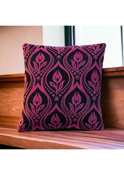 Lale Desenli Mor Kırlent Kılıfı 45 x 45 cm.