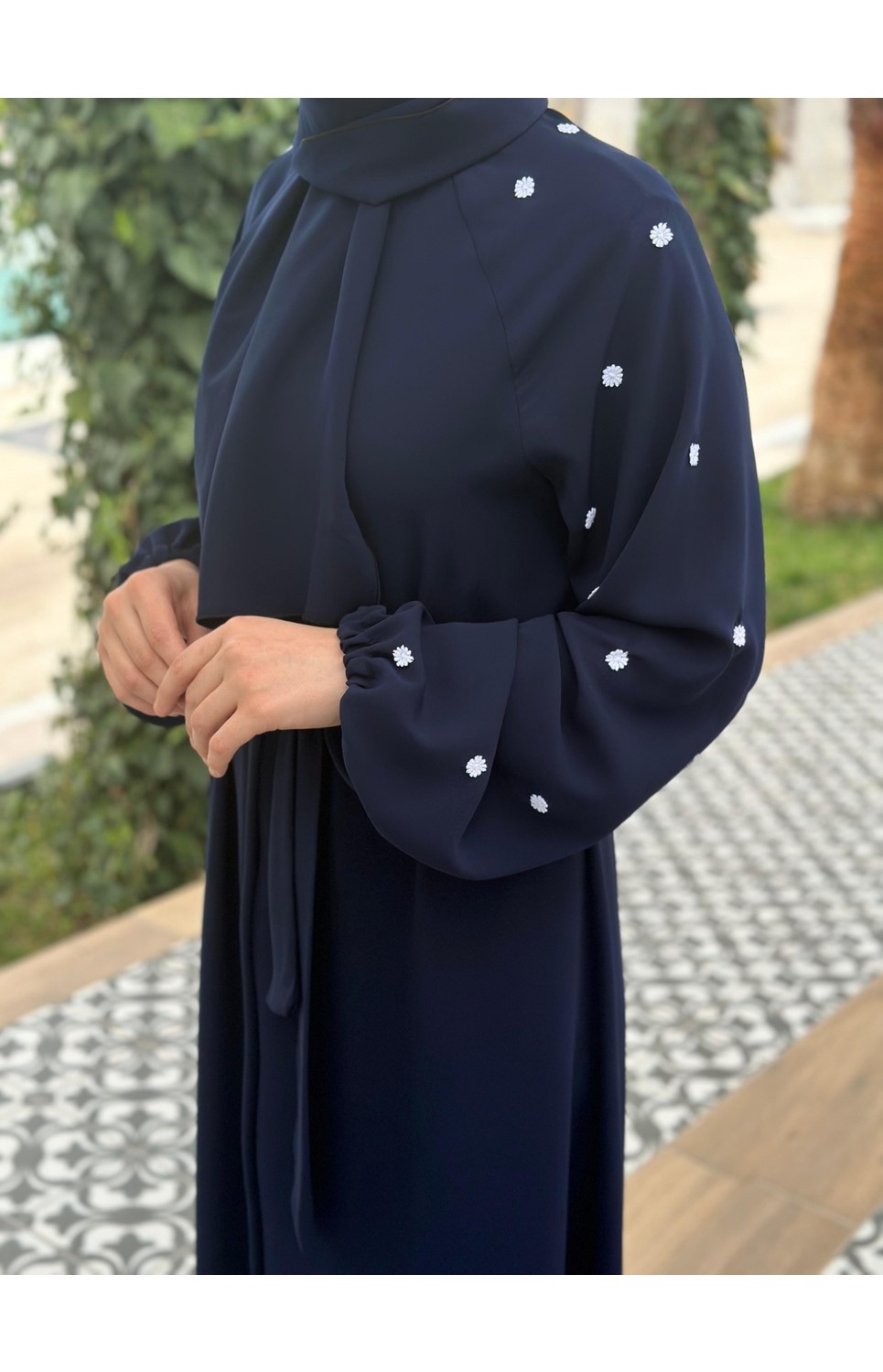 Nakşidil Papatyalı Reglan Kol Ferace görsel 3