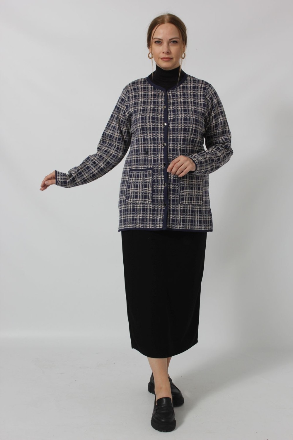 Moda Berray Y0665 Kadın Siyah-Krem Kareli Desenli Düğmeli Cepli Mevsimlik Anne Hırkası görsel 2