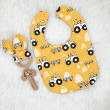 Özene Bezene 3'lü Bebek Hediyelik Takımı (Sıvı Geçirmez Mama Önlüğü,diş Kaşıyıcı, Çıngırak) Model 17