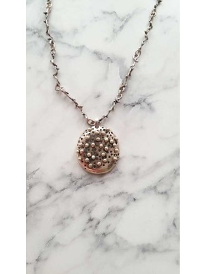 925 Ayar Gümüş Oval Deliklik Tasarım Kolye