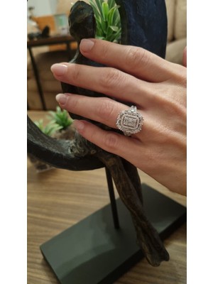 By Milo Jewellery Baget  Taşlı Beyaz Altın Yüzük