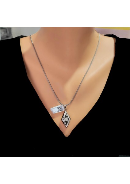 925 Ayar Gümüş Baklava Şekilli Oltu Taşı Kolye