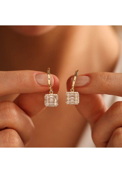 Altın Sallantılı Baget Küpe Parçalı