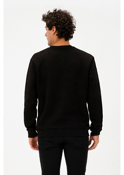 Erkek Bisiklet Yaka Regular/Standart Fit Içi Pamuklu 3 Iplik Şardonlu Siyah Sweatshirt modelleri