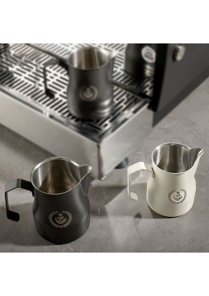 SILVER-350ML Kahve Süt Silindir Yuvarlak Ağız 304 Paslanmaz Çelik Mezun Büyük Göbek Süt Şişeleri Kahve Profesyonel Süt Silindiri Yeni (Yurt Dışından)