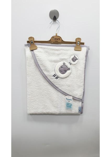 Kuzu Nakışlı Bebek Banyo Havlusu 75X75CM