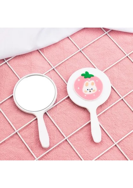 Çilek Tavşan 1 Pc Kore Tarzı Karikatür Makyaj Aynası Mini Taşınabilir El Ayna Tek Taraflı Saplı Ayna Yumuşak Sevimli Kız Sevimli Küçük Ayna (Yurt Dışından)